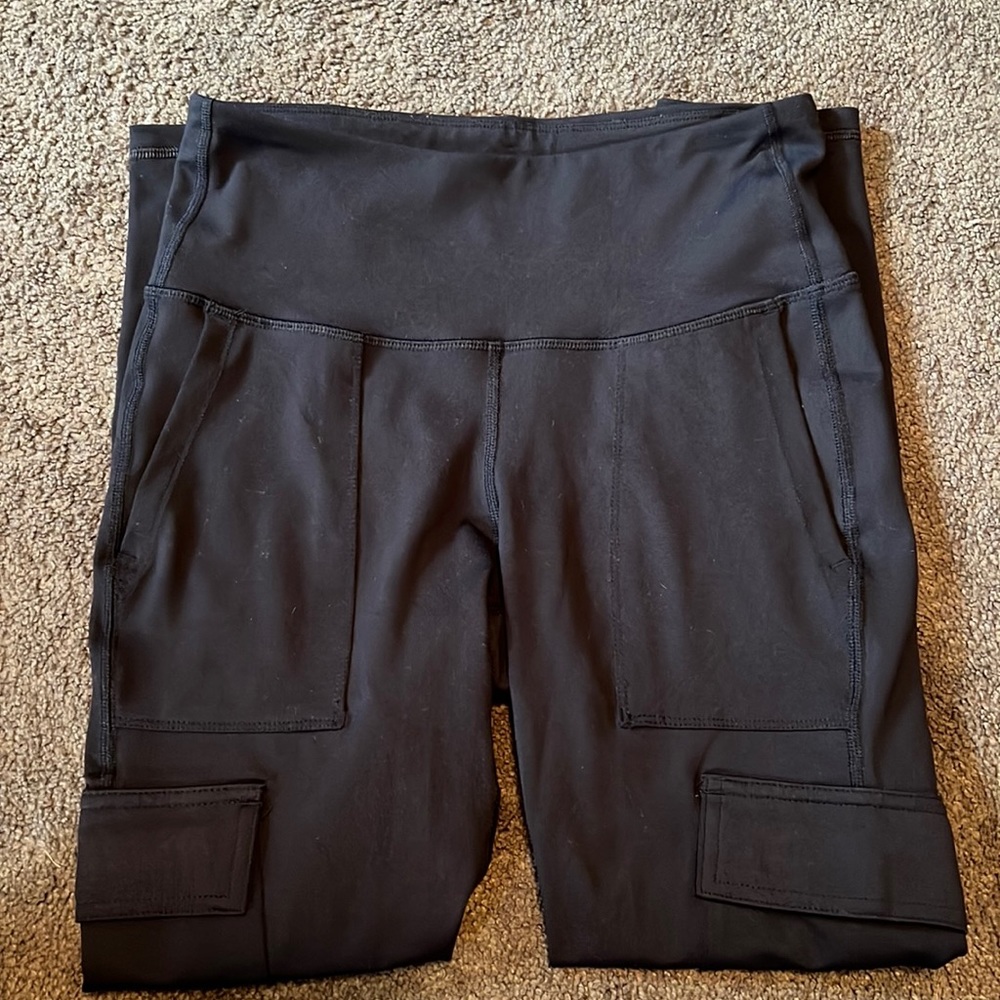 Old navy high rise go-dry power press leggings with pockets